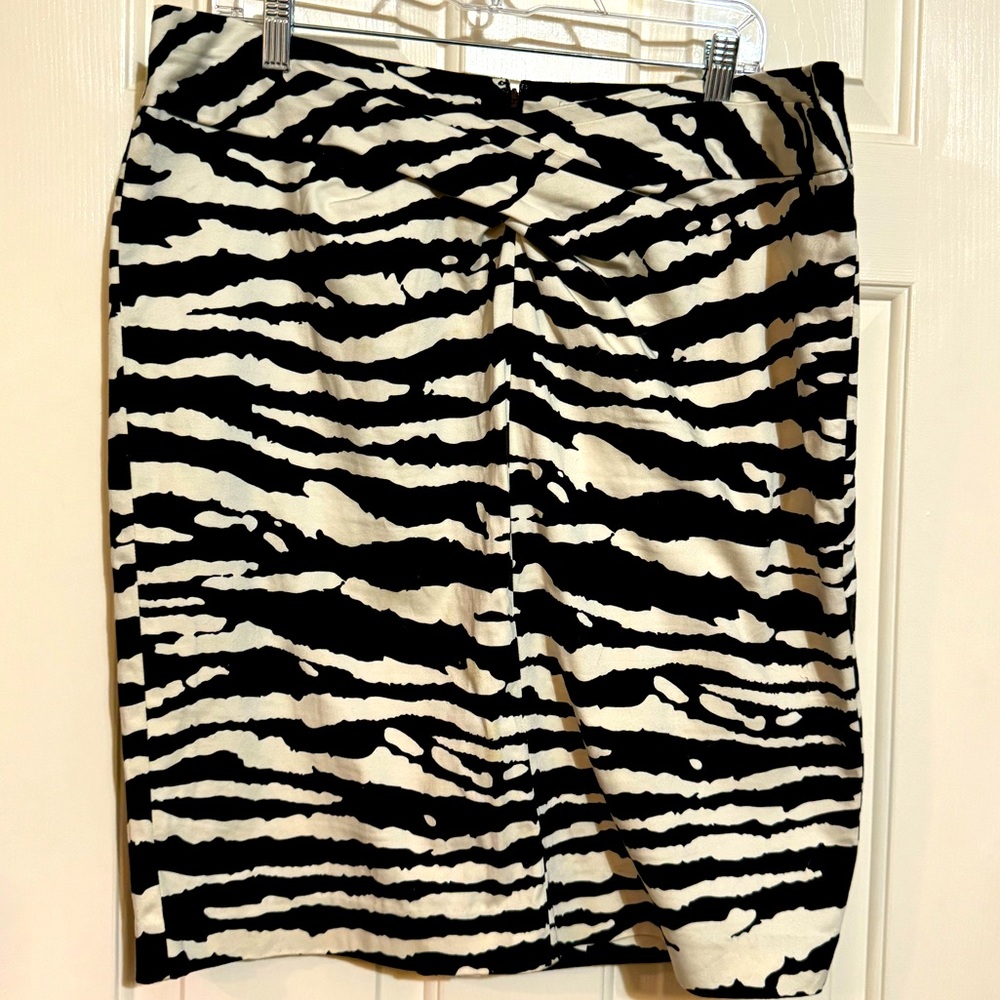 Size 16 Michael Kors Zebra Print stretchy skirt